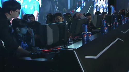 阿奇姆彭迎来中超第200场里程碑，此前199场贡献68球21助